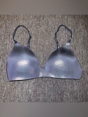 Victoria's Secret Shimmer Wireless Bra  Blue Soft 32B EUC